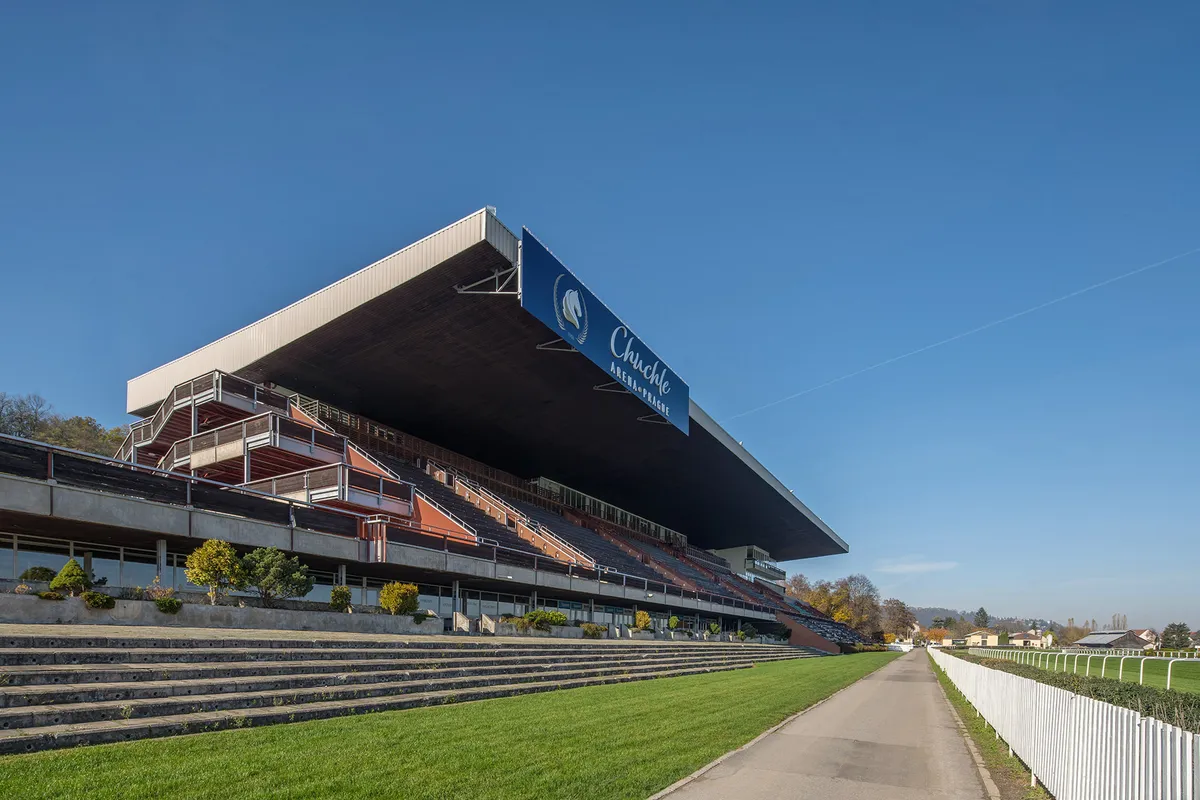 Chuchle Arena podzim tribuna
